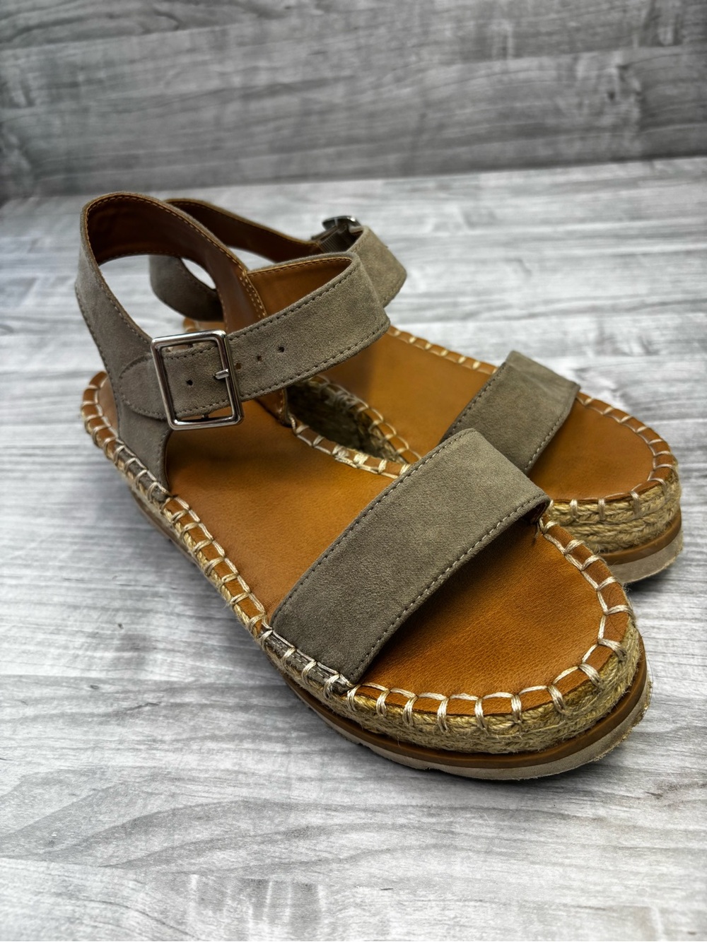 Universal Thread Taupe Suede Platform Espadrille Sandals size 8.5